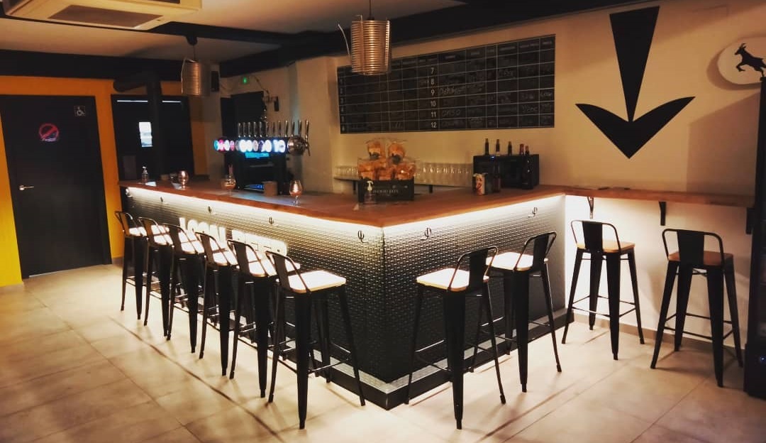 Local Beer Imagen interior con barra portada
