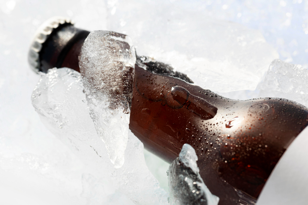 Invernalia, nueva winter ale de La Malteadora 1 close up view of bottle with copy space