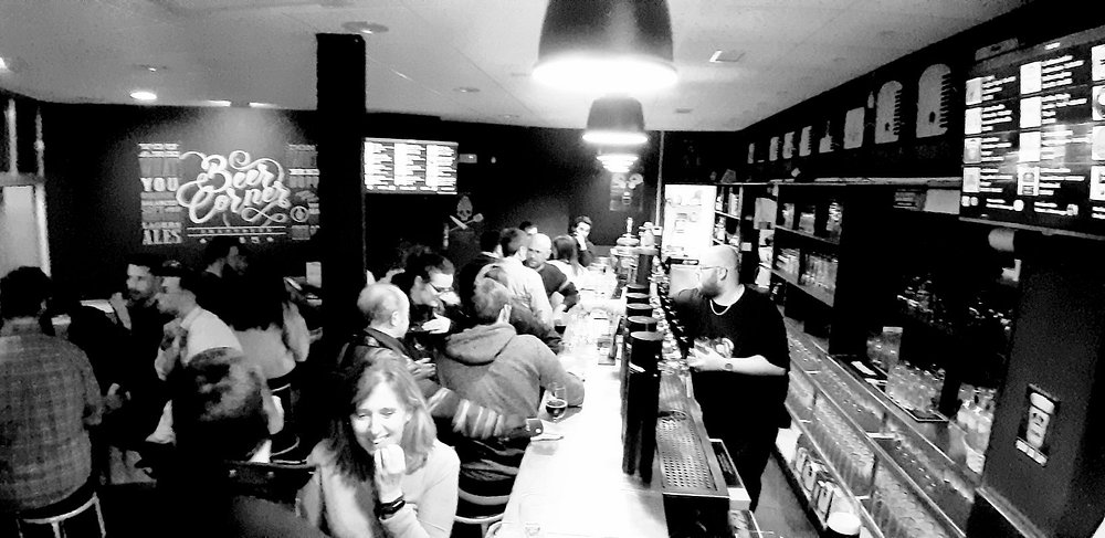 Beer Corner Imagen BN interior